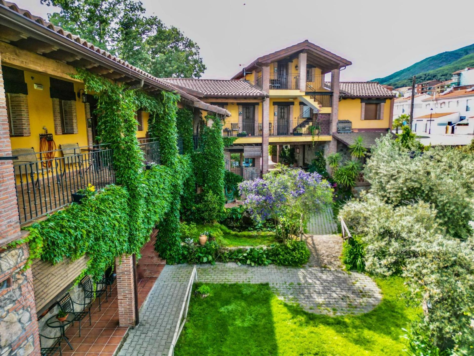 Hotel Rural La Covacha Losar De La Vera Exterior foto