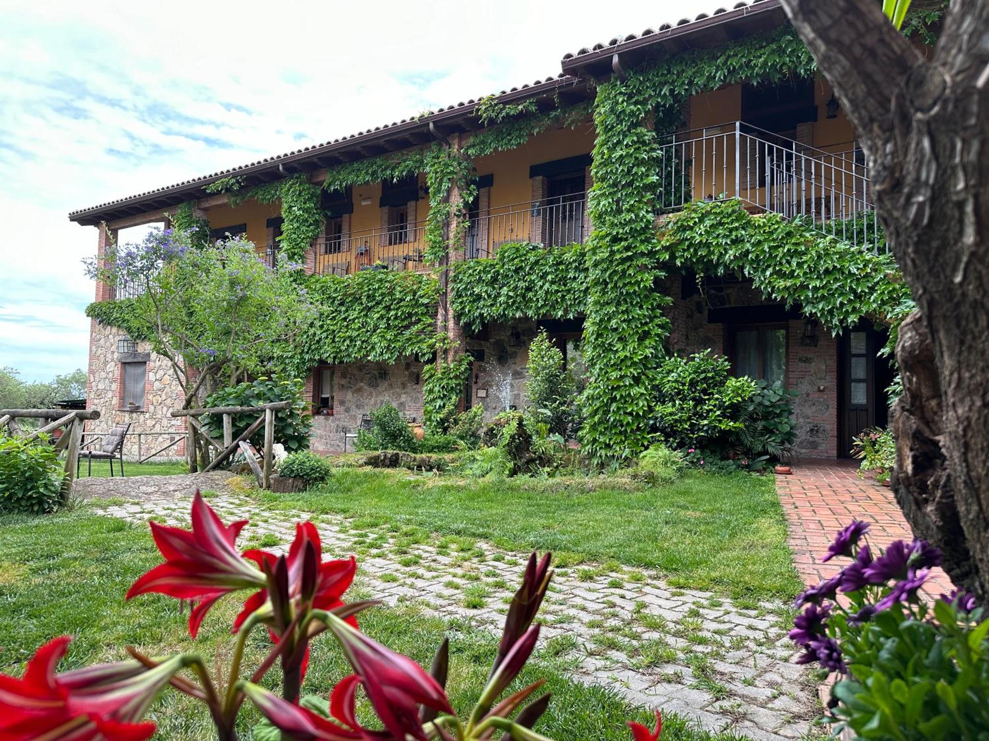 Hotel Rural La Covacha Losar De La Vera Exterior foto