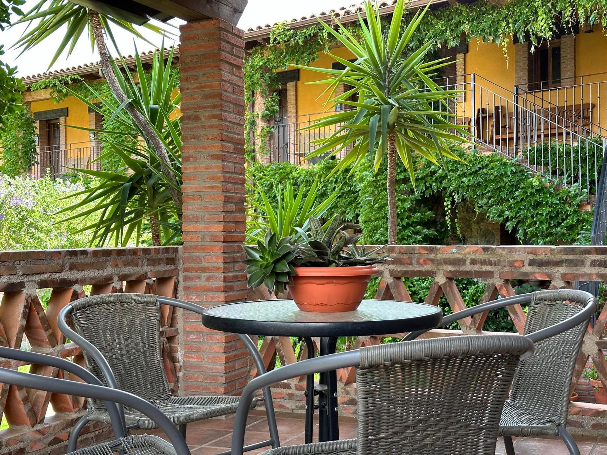 Hotel Rural La Covacha Losar De La Vera Exterior foto